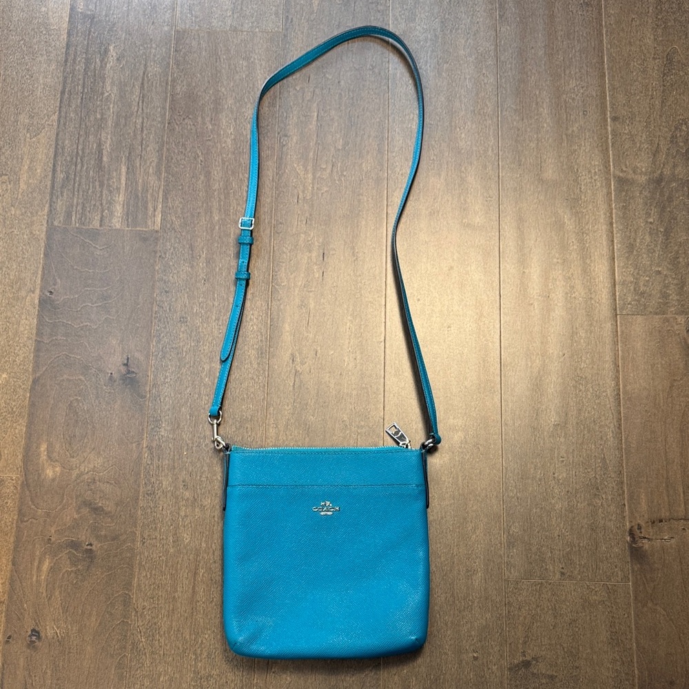 Coach Kitt Crossbody Bag Teal Pebbled Leather Adjustable Strap Small Purse - Picture 10 of 10